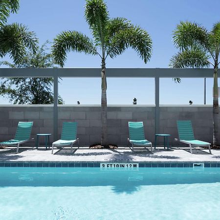 Home2 Suites By Hilton Orlando Airport Exterior foto